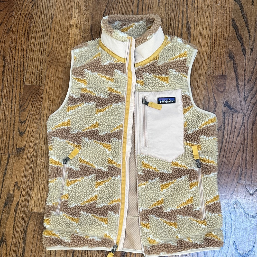 Patagonia Cream and Tan Fleece Vest